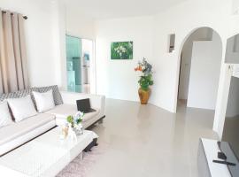 Nipa Home Baan Suan, aldeamento turístico em Ban Bang La