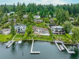Stunning Waterfront Mansion with Pool and Hottub