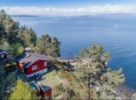 Cabin In Historic Settings By Oslofjord