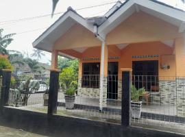 Ndalem Katresnan Kalongan "Homestay", hotel v destinaci Prambanan