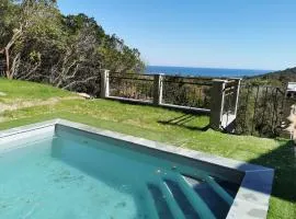 Maison avec vue sur la mer et piscine