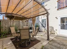 Family stay DC area -7 minutes to IAD with garage, backyard patio