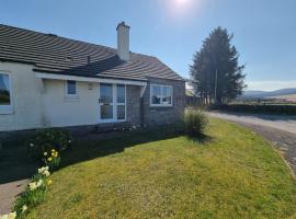 Lavender Cottage with Parking and Beautiful Views Spring Special