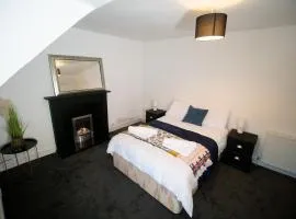 Beautify Refurbished Large 3 Bed Terrace
