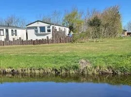 Ferienhäuschen Nr 80 am Kanal Ferienpark de Watersnip