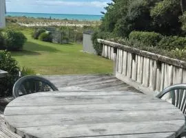 Old Kiwi Bach by the Sea