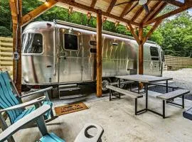 Remarkable Airstream Completely Equipped with Private Patio in Tennessee