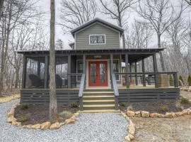 Incredible Cabin with Fire Pit and Great Vistas in Monteagle, Tennessee