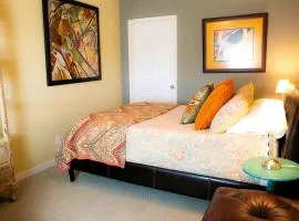 Pet Friendly Fantastic Cottage with Hot-tub in Rainbow, California