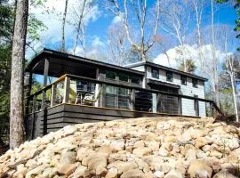 Outstanding Cottage with Stunning Sights in Monteagle, Tennessee