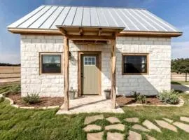 The Stone Cottage for 2 TimberRose Ranch hot tub