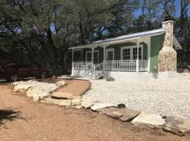 Secluded, Quiet 1B/1B Luxury Private Farm Stay in Fischer, TX