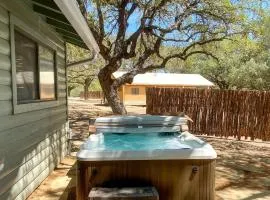 Cozy Cabin in Ingram, Texas for Romantic Weekends Away