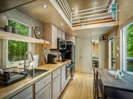 Glorious Lofted Container with Luxurious Indoor and Outdoor Spaces in Alabama