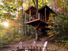 Dreamy Tree House Getaway for a Romantic Retreat