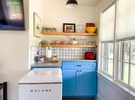 Efficiency-Style Cabin with Spa Lovely for a Couples Escape in Hunt, Texas