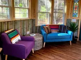 Colorful Treehouse with Beautiful Mountain Views in Copperhill, Tennessee