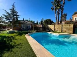 Chalet con piscina privada cerca de Alicante