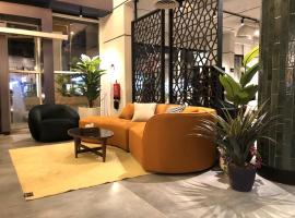 شقق ثري ستار للشقق المخدومة -فرع غرناطة, hotel v destinácii Rijád