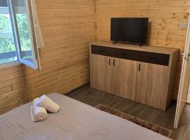 Cabanele din padure, hotel v destinaci Eşelniţa