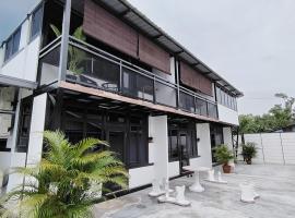 Homestay Daud, hotel in Bandar Permas