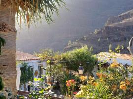 Gästehaus Casa Roca Fataga – hotel w mieście Fátaga