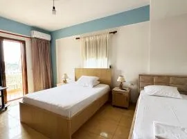 Antonia Rooms Qeparo