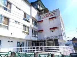 Hotel Samrat On Mall Road with complimentary Parking