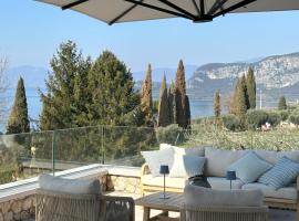 Breathtaking Villa in Bardolino Pool & Garden, hotel v destinaci Bardolino