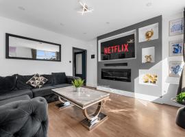 Stunning Bolton Abode - Sleeps 6 - Games Room & Free Parking, Hotel in Bolton