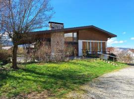La maison du bonheur à Talloires, hotel in Talloires