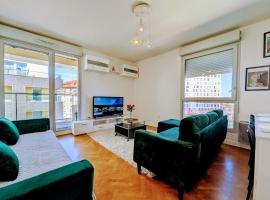 Chic and comfortable apart with Parking and Terrace、アニエール・シュル・セーヌのホテル