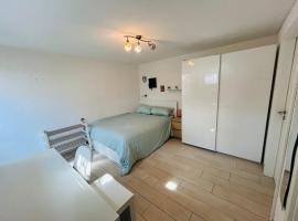 modernes Studio in Basel, hotel v destinaci Allschwil