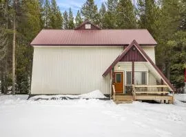 Creekside Cabin with Backyard and Foosball Table Great for Groups in Idaho