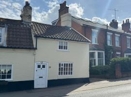 Cosy Little Cottage, помешкання з кухнею у місті Вудбридж