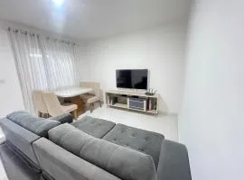 Casa Ampla e Climatizada - Smart TV e Pet Friendly