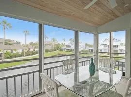 2nd floor lakeview condo In Siesta Key with private beach access