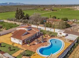 Gorgeous Home In Puente Genil With Wifi