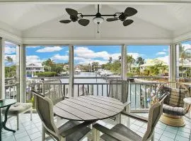 Bay view Siesta Key condo with private beach access