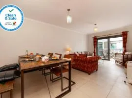 Luxury 2 bed w Terrace Pool