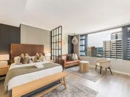 Stylish 20th floor apartment with rooftop pool at 16onBree