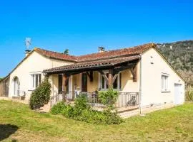 2 Bedroom Nice Home In Saint-Vincent-De-Cosse