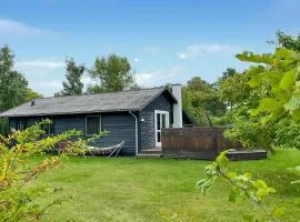 Stunning Home In Askø With Wifi