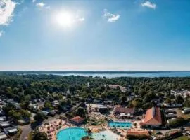 La Réserve 4 étoiles à Gastes emplacement 592 3CH 1SDB 6 personnes