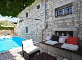 Stunning Home In Porec