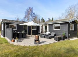 Nice Home In Græsted With Wifi, luxury hotel in Græsted