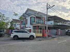 HOMESTAY KLeMERU E POH