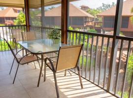 Oceanfront Sanibel Island retreat with private beach, hotel di Sanibel