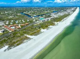 Charming 3-Bedroom Villa with Gulf Views & Screened Porch