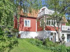 Nice Home In Ljusterö With Sauna